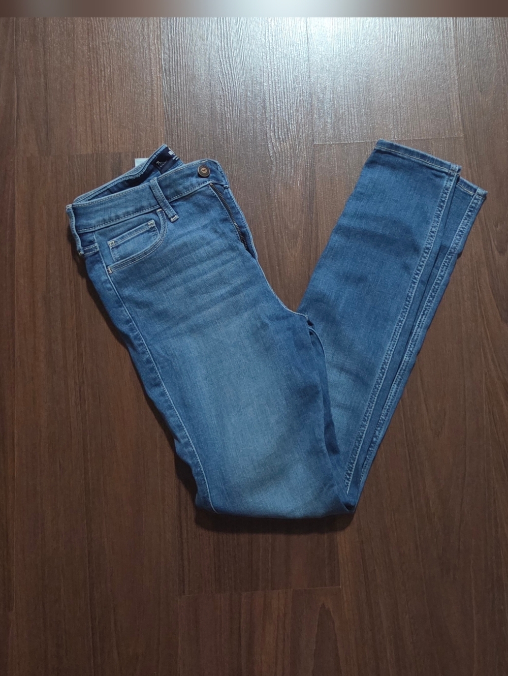 Hollister High-Rise Super  Skinny Women's Jeans, Soft Stretch